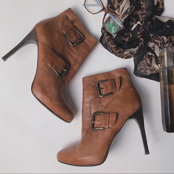 Donald J. Pliner Shoes - DONALD J. PLINER Estero Heeled Ankle Boot
